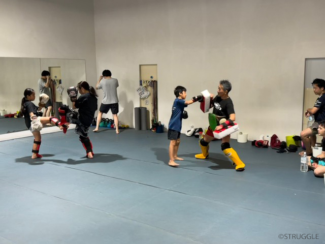 キッズ達を盛り上げてくれる大人達