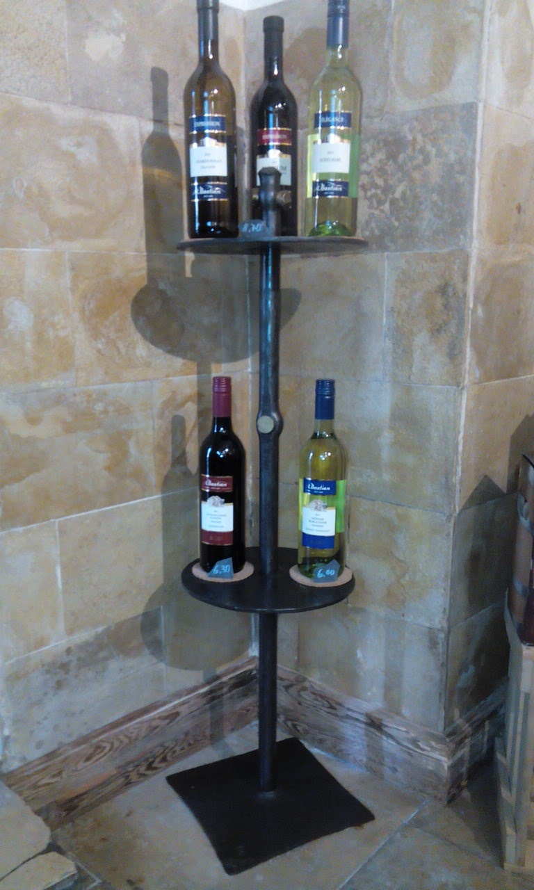 Wein-Etagere rund
