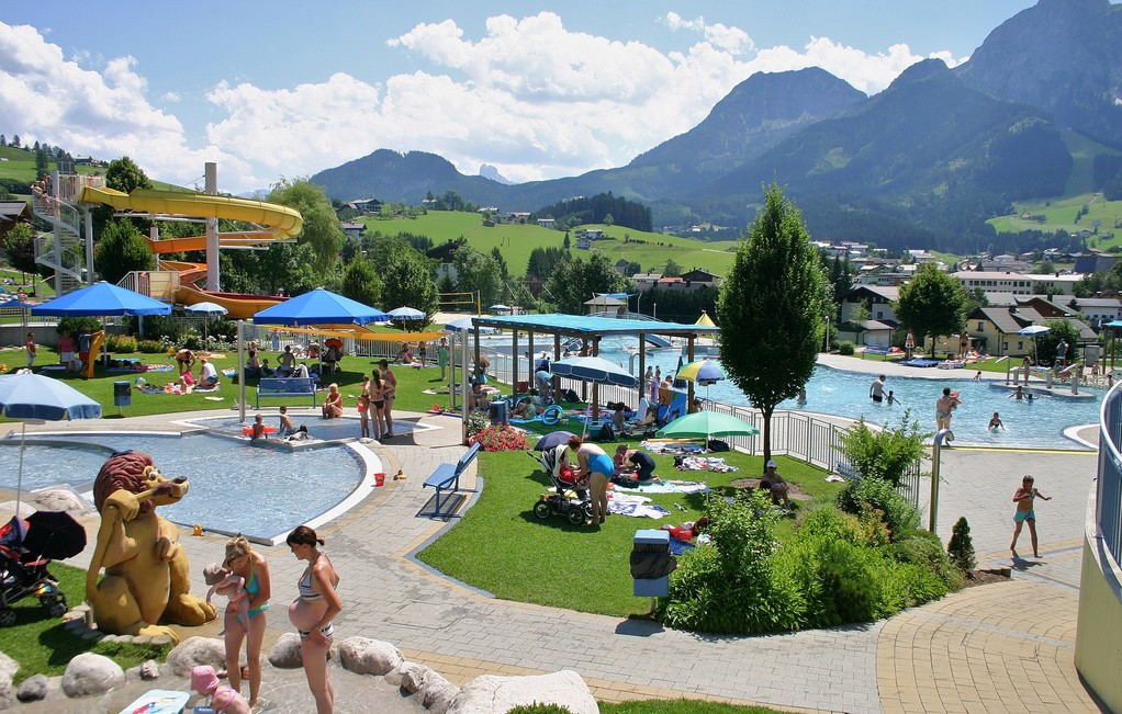Kinderbereich, Liegewiese