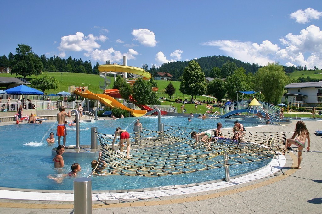 Erlebnisbecken, Kletternetz