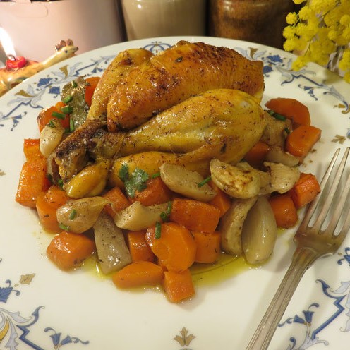 Coquelet rôti au four et ses carottes des sables. Un plat fin !