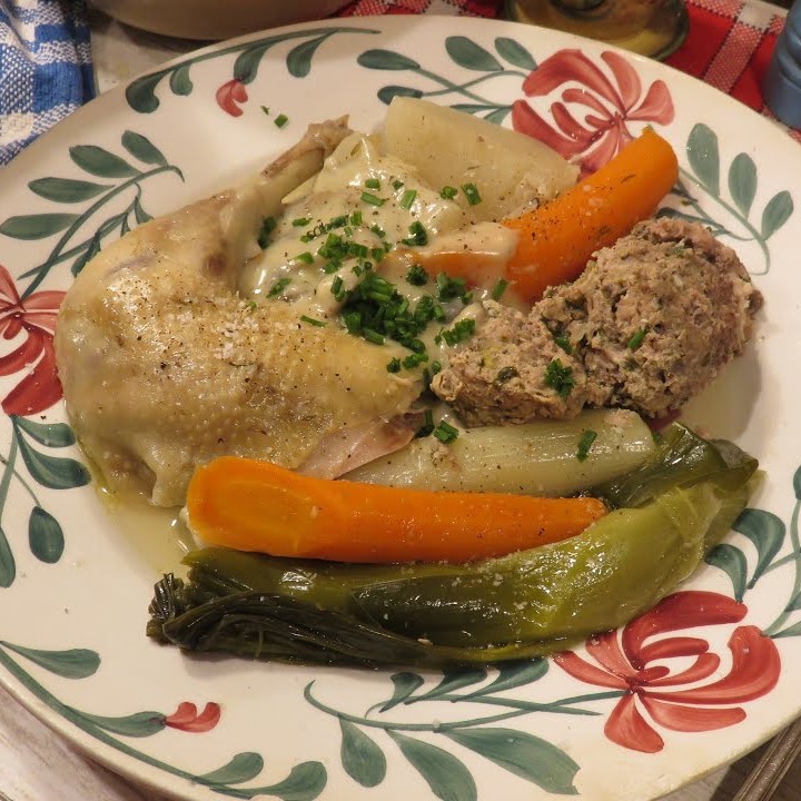 Véritable POULE AU POT HENRI IV à l'ancienne, sauce champignons