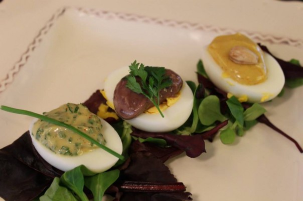 Oeufs durs aux trois mayonnaise "maison" de Gourmandises TV - Paris