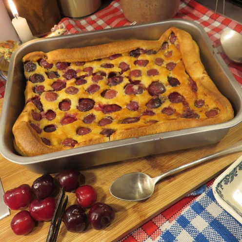 Clafoutis traditionel aux cerises Mère Mitraille