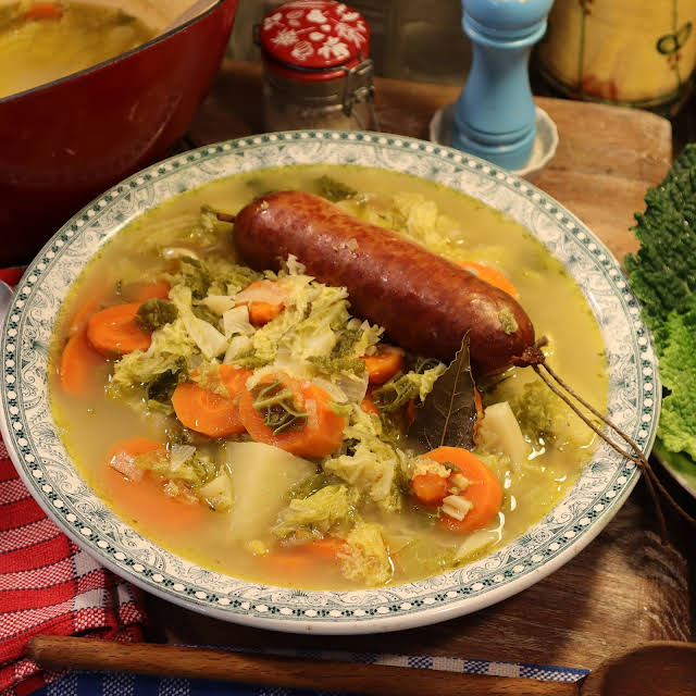 MA SOUPE AU CHOU CAMPAGNARDE A LA MORTEAU Grand Mère Mitraille, très réchauffante ! Gourmandises TV