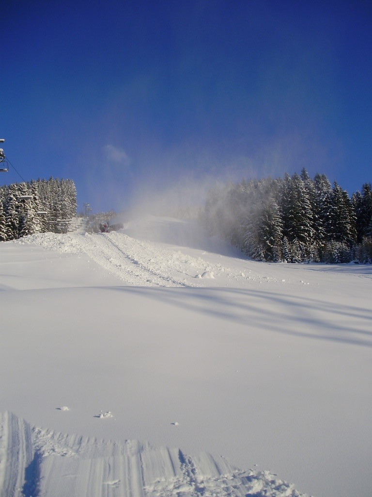 Schneekanonen sorgen für super Pisten