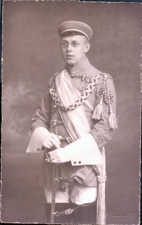 Wilhelm Hertel. Deutscher Student in voller Wichs (Couleur) Ostern 1925. (German Student in an academic costume in the 1920s).