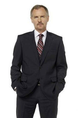 Mike Goss ( Andrew Airlie )