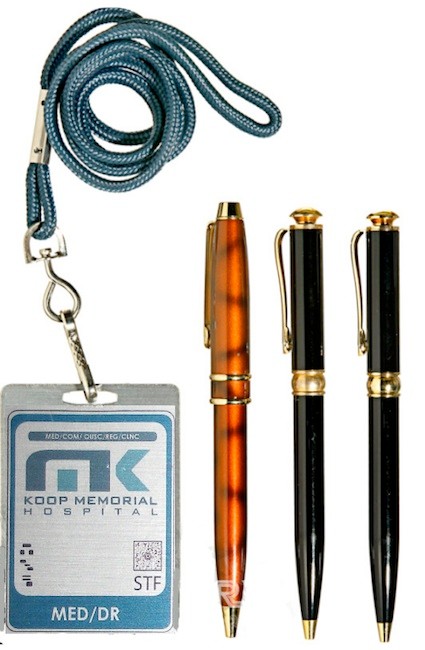 Koop Memorial Hospital Badge & Pen set