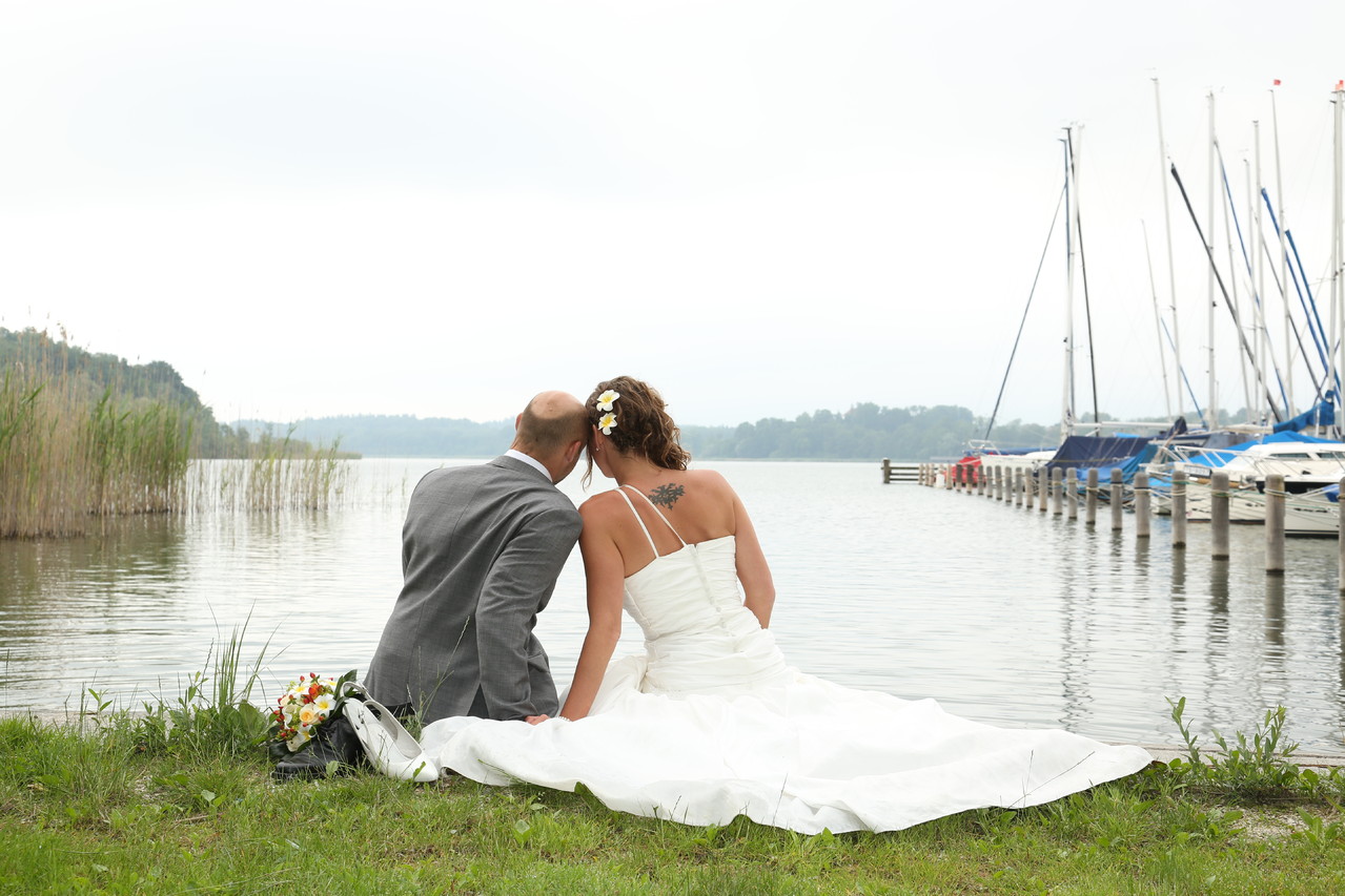 Brautpaar Chiemsee Sissi Weber Fotografie  www.weber-fotomobil.de