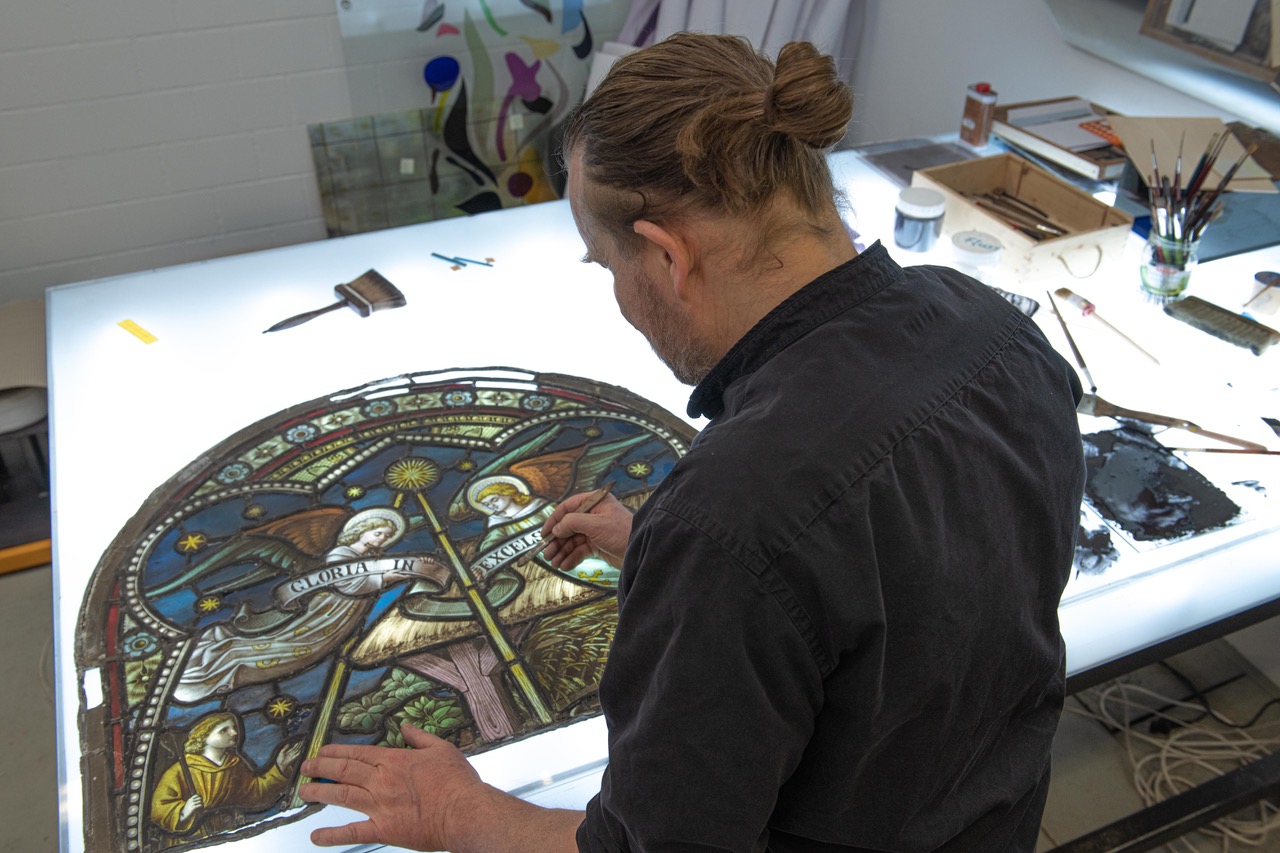 «Traditionelles Handwerk & zeitgenössische Kunst aus Glas» – Zu Besuch bei Daniel Stettler