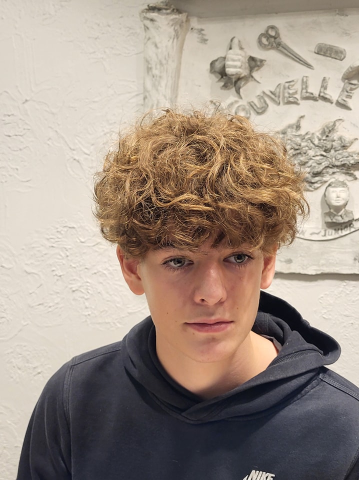 BOOK NOUVELLE VAGUE COIFFURE RELOOKING