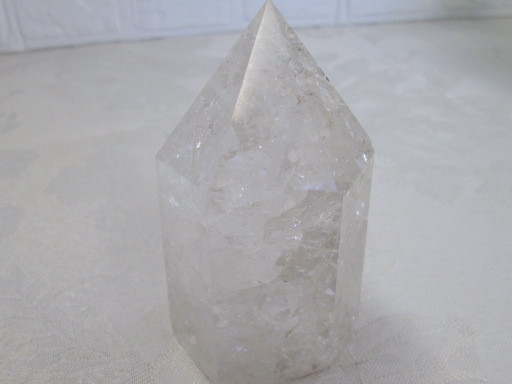 ★虹入りヒマラヤ水晶六角柱　３２５ｇ　￥４，２００