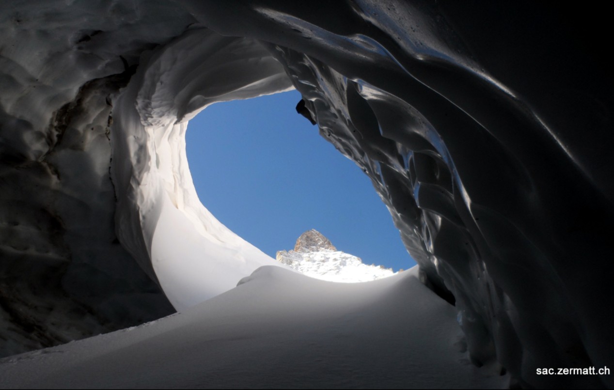 2020-01-31 - Ice Cave by the Matterhorn