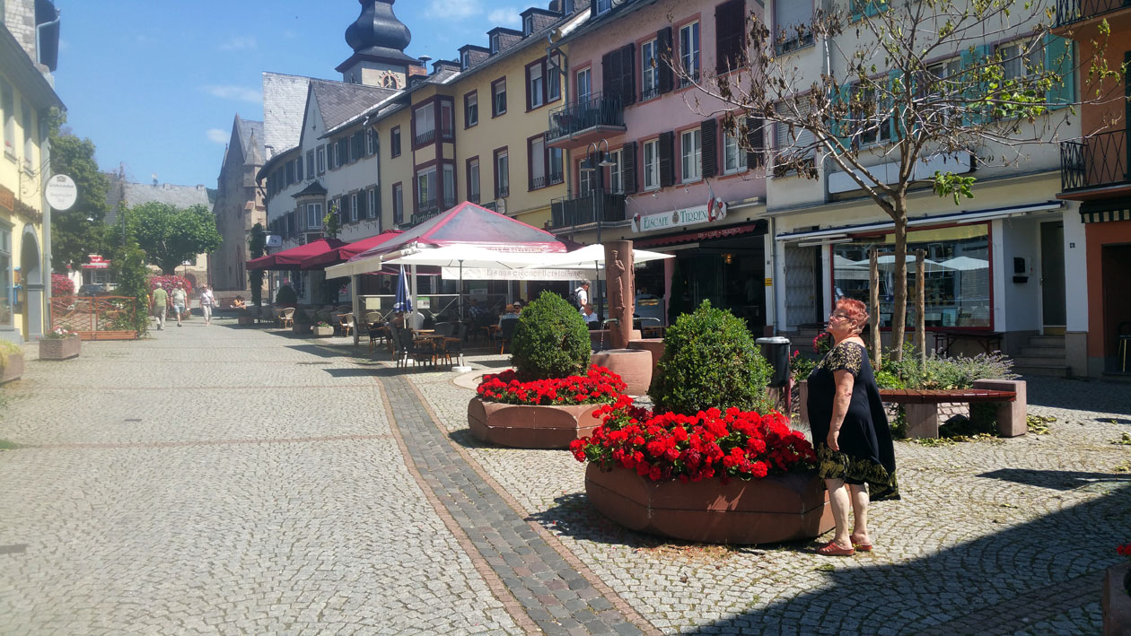 Auf dem Marktplatz von Rüdesheim