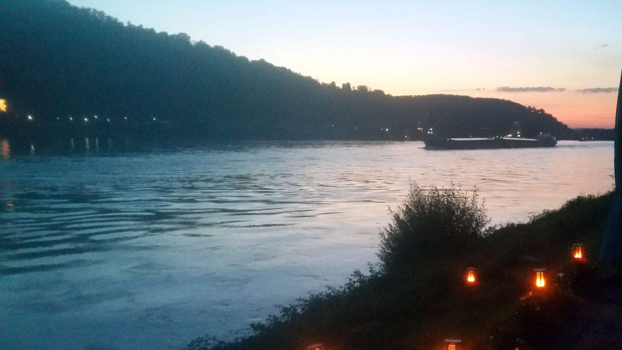 Abendstimmung am Rhein
