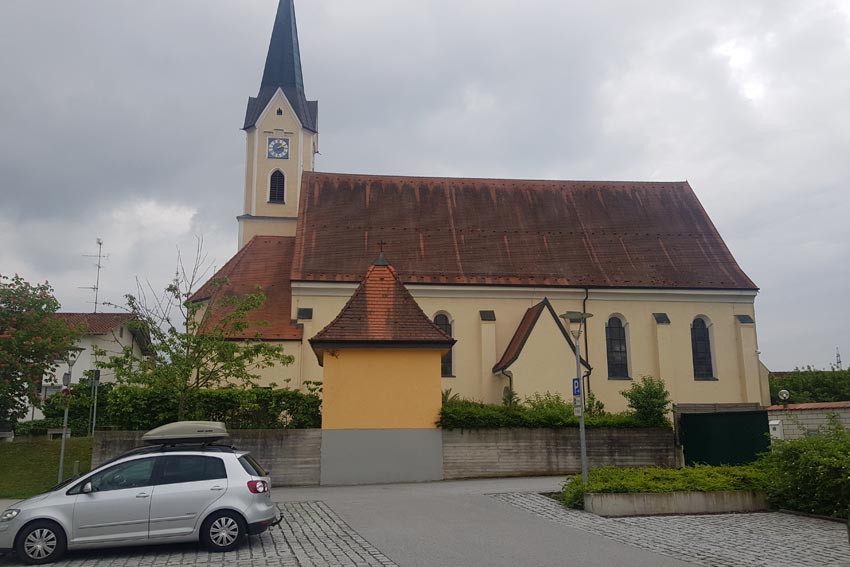 Katholische Pfarrkirche St. Peter in Bayerbach