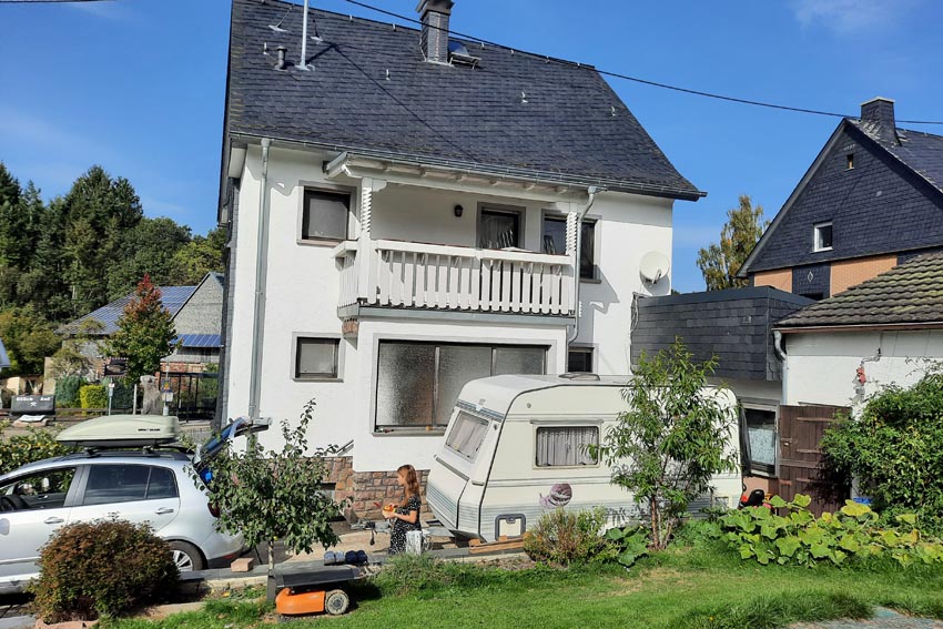 Tiefenbach im Hunsrück, Heimat der siebenköpfigen Familie Grund
