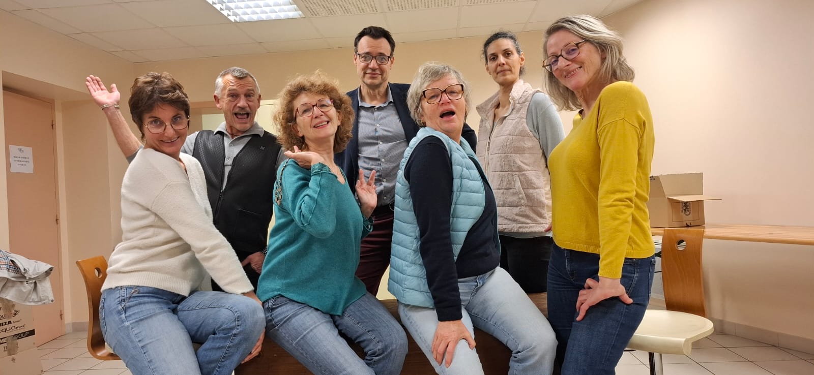 Ils sont sérieux les comédiens du mardi soir du Superflu ! Crédits photos : Théâtre du Superflu