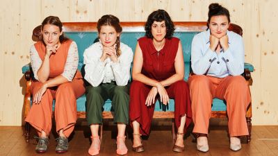 famm mit Simone Felber, Claudia Greber, Sarah Höltschi, Sabrina Rohrer-Troxler und Annina Polivka erhalten einen Produktionsbeitrag in der Höhe von 20'000 CHF. (Bild: Ingo Höhn).