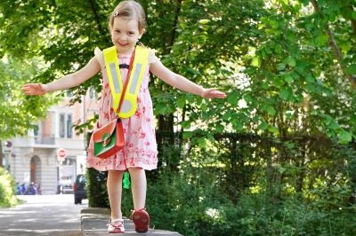 Der Schultag beginnt auf dem Schulweg