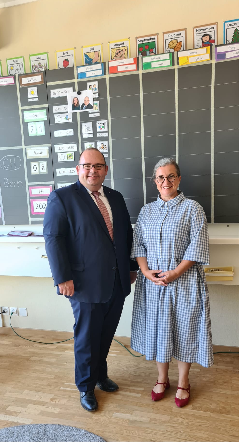Am ersten Schultag des Schuljahres 2023/2024 besuchte Armin Hartmann zusammen mit Martina Krieg, Leiterin der Dienststelle Volksschulbildung, die Heilpädagogische Schule Sursee.