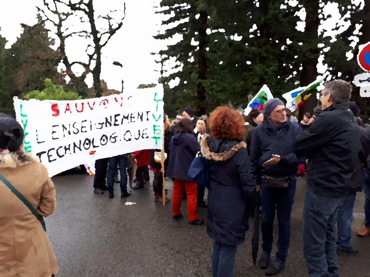 Rassemblement des personnels et élèves devant le Rectorat - 19/12/18