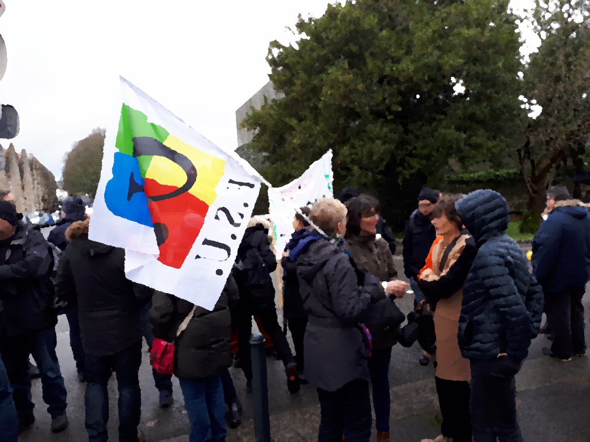 Rassemblement des personnels et élèves devant le Rectorat - 19/12/18