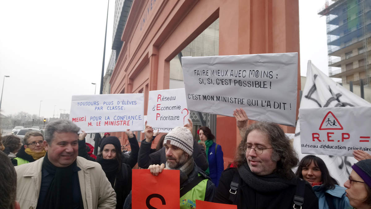 Devant la présidence de l'université - 05/02/19