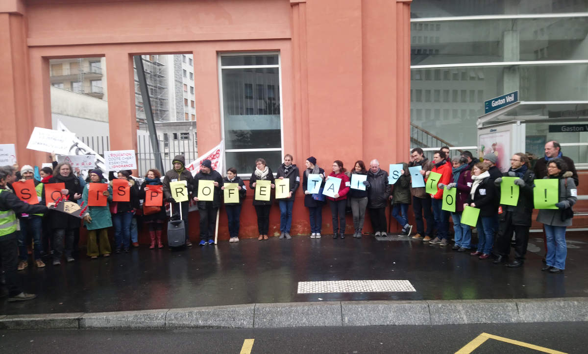 Devant la présidence de l'université - 05/02/19