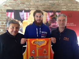 Stefano Michelini presenta Vučinović.