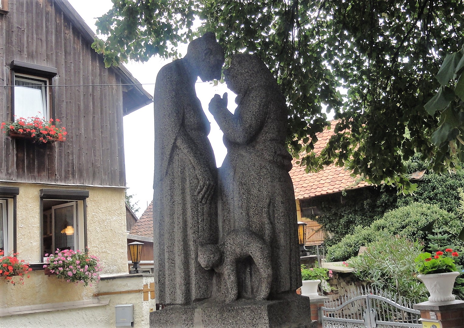 Der Weiberborn in der Altstadt wurde 1951 erbaut und ist eine ergiebige Quelle 