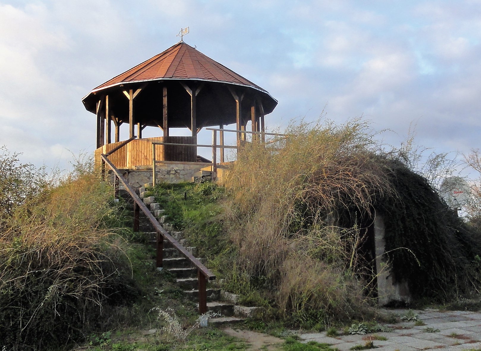 Der Pavillion auf dem Hügel wo einst die Heimburg stand