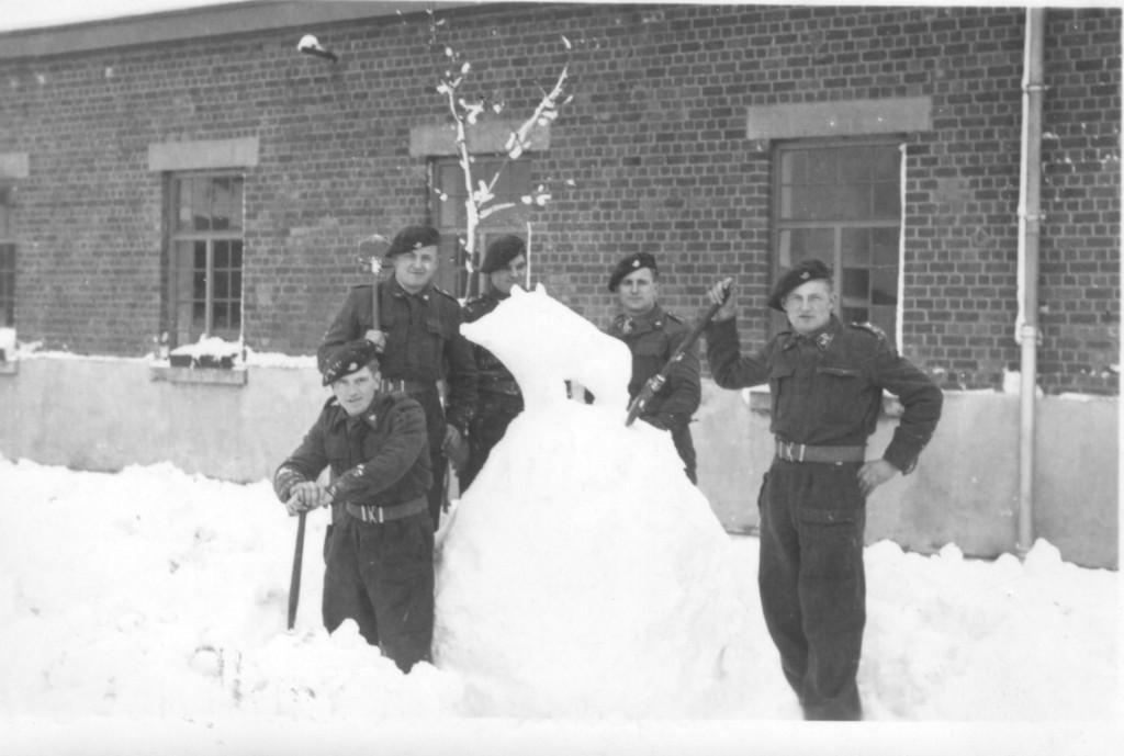 Kaserne Ratz im Schnee versunken am 2. Mai 1953
