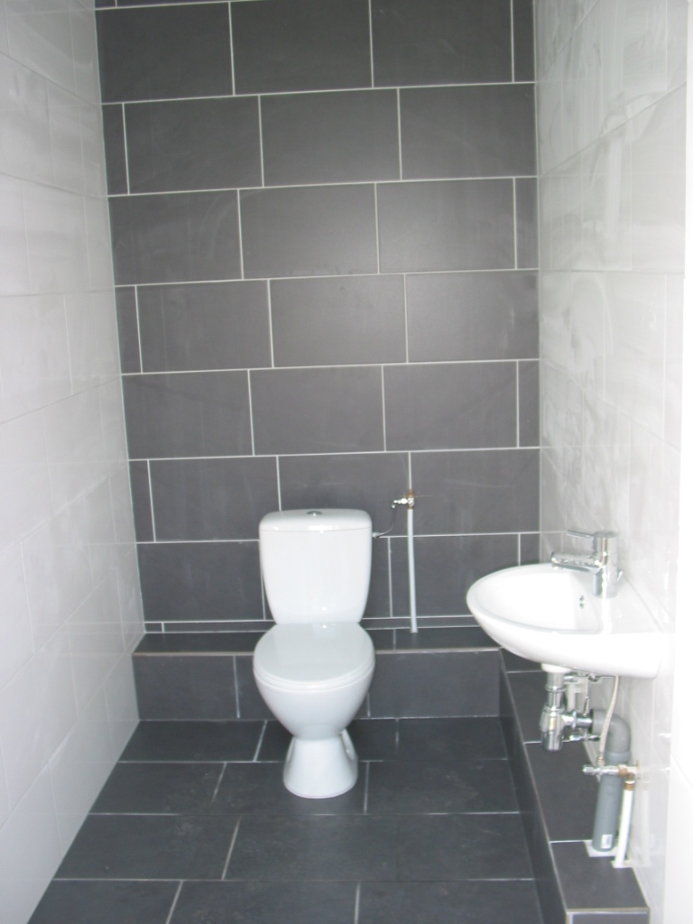 Halle 8 Toilette