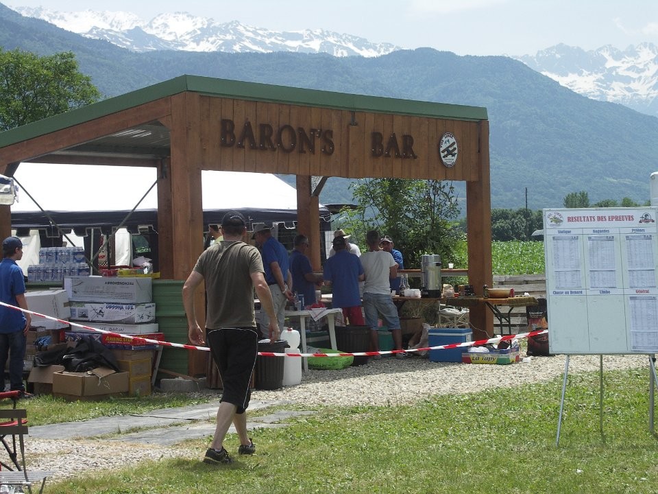 Le Baron's Bar