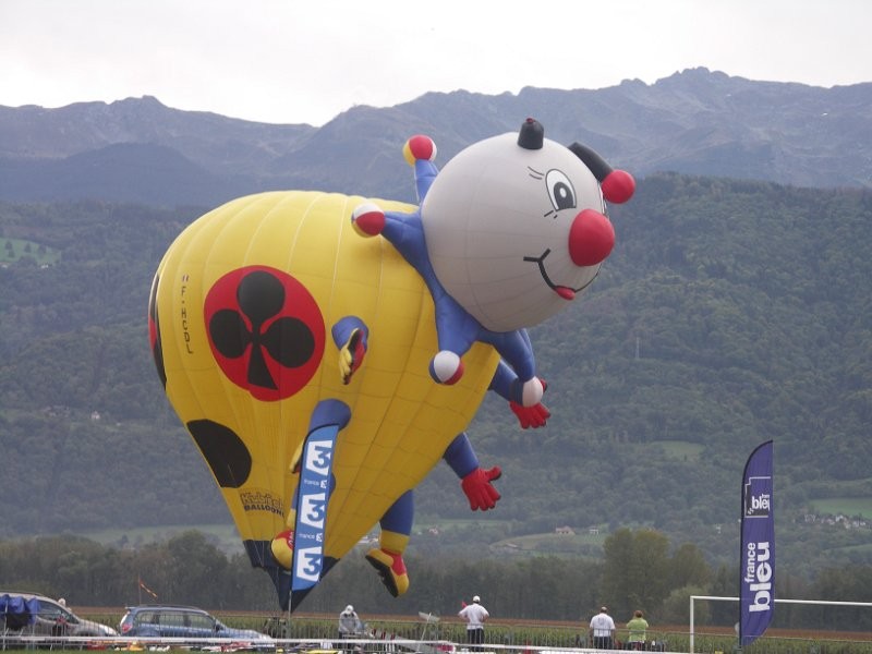 Les modélistes ont vu les montgolfières de près !