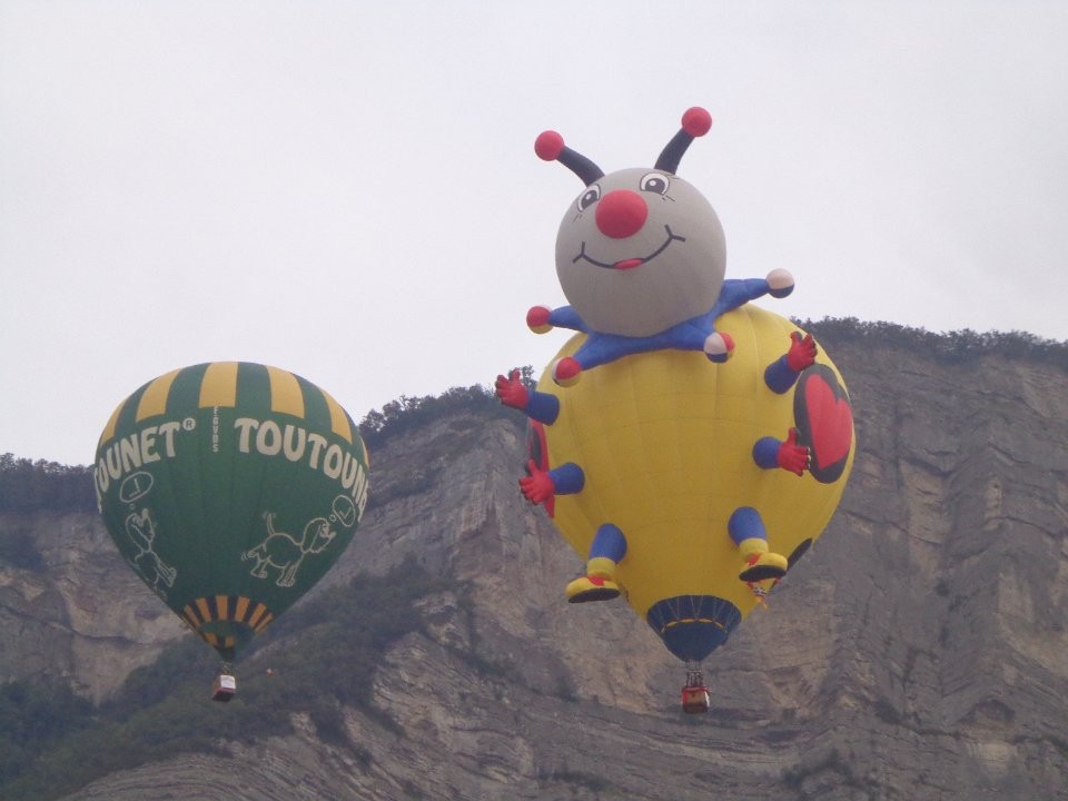 des mogolfières bizarres,