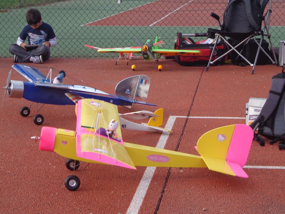 Les Barons "Hello Kitty" et "Bourriquet le gendarme"