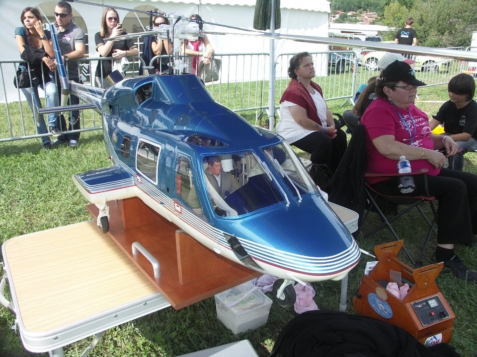 un bell 222