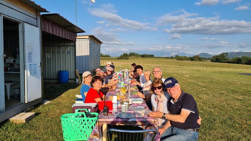 Tous à table !
