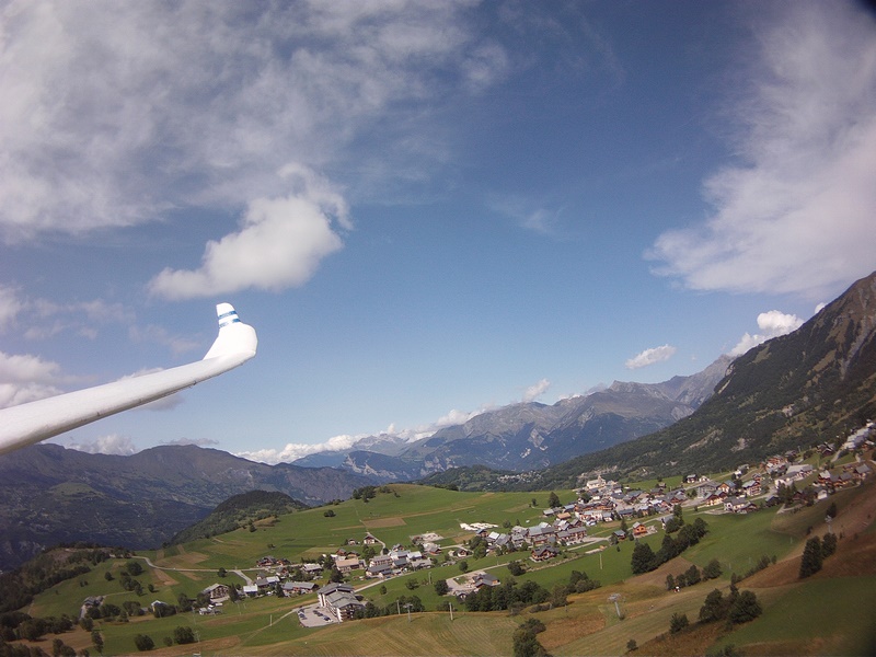Le village d'Albiez vu de planeur !