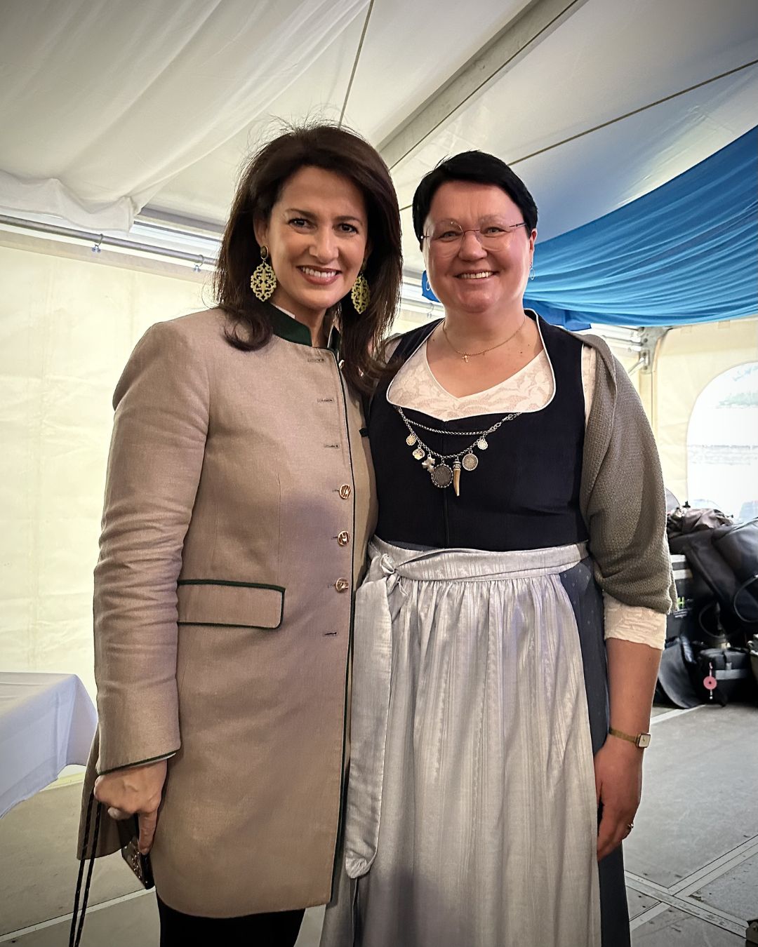 Marta Schiebel mit Michaela Kaniber