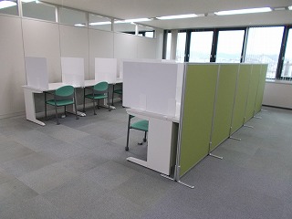 テーブル　収納　介護　介護用　  介護用品　家具　備品   チェア　ソファ　ベッド　介護ベッド　シューズボックス　食器　間仕切り家具　アクリル板　   プランニング   　提案　安い　早い　便利  楽　お届け　開梱設置　 岐阜　　各務原　美濃加茂　関　本巣　大垣　瑞穂　可児　多治見　土岐　山県　   愛知　介護施設　グループホーム　老人ホーム　デイサービス　高齢者住宅　メーカー直営　特注対応　　短納期　ユニバーサル　低価　新築　改修　改装　増床　増設  浴室　脱衣　椅子　イス
