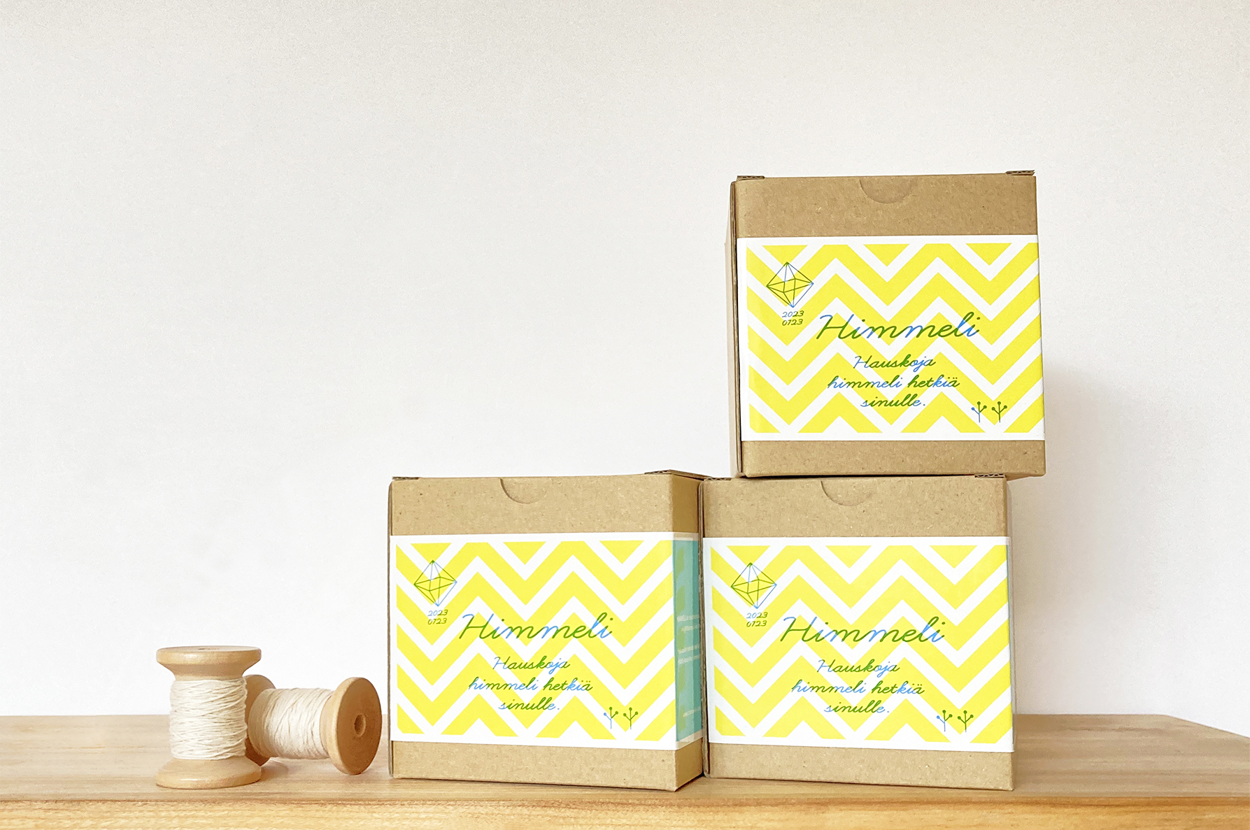 木製ビーズ装飾マスク 幾何学模様 木製ビーズ装飾マスク 幾何学模様