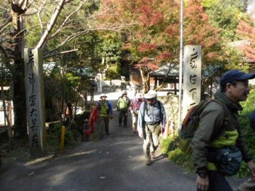 大龍寺の前で