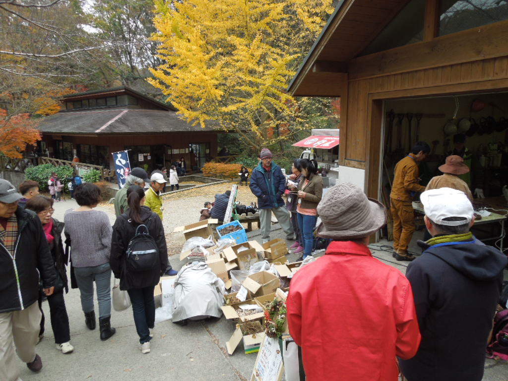 今日もほしだ園地は人で賑わっています。