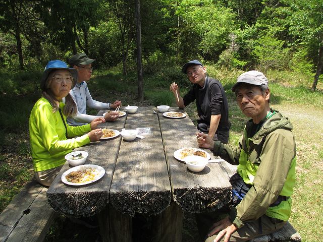 試食中