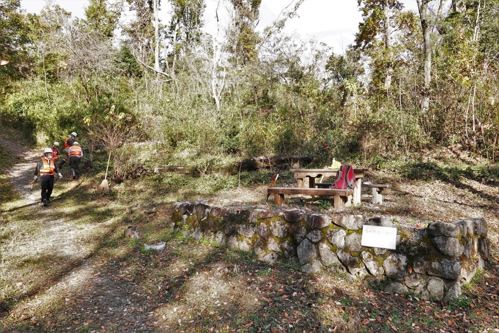 第一キャンプ場炊事棟山側西面（作業後）