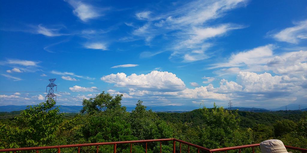 くろんど園地から見た夏空